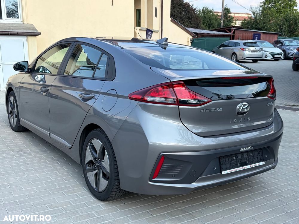 Hyundai IONIQ - 14
