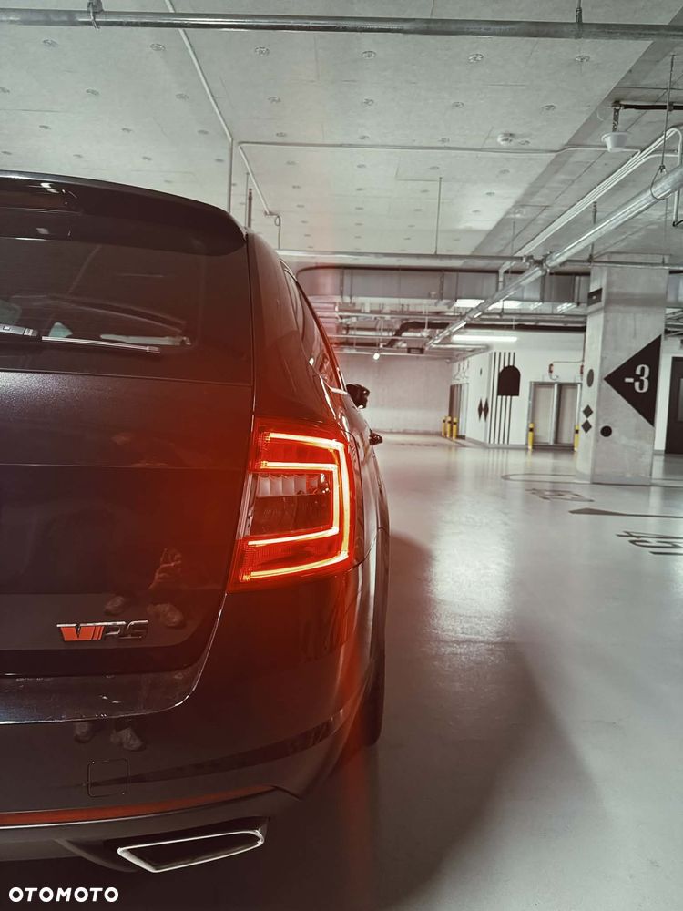 Skoda Octavia 2.0 TDI DSG RS - 7
