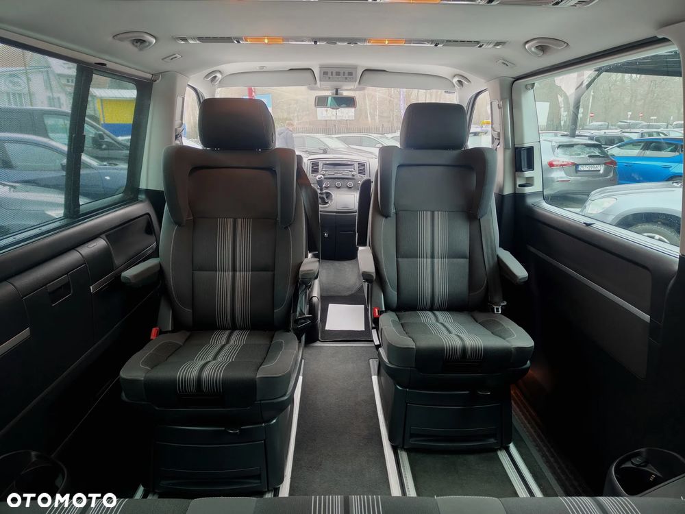 Volkswagen Multivan - 13