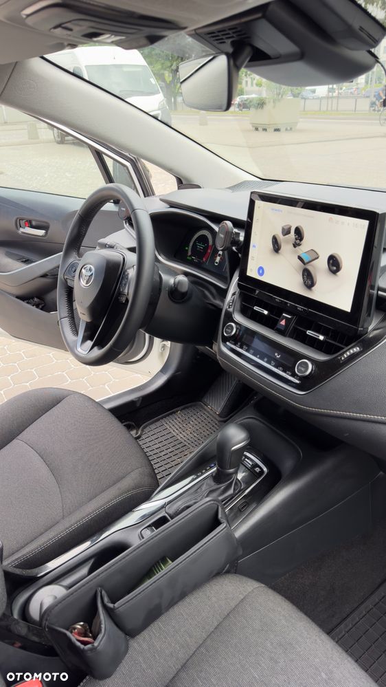 Toyota Corolla 1.8 Hybrid Comfort - 24