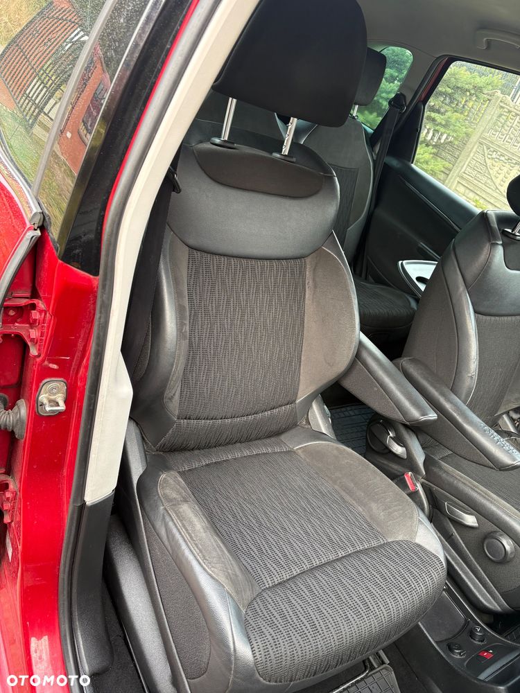 Citroën C4 Picasso 1.6 e-HDi FAP EGS6 Exclusive - 11