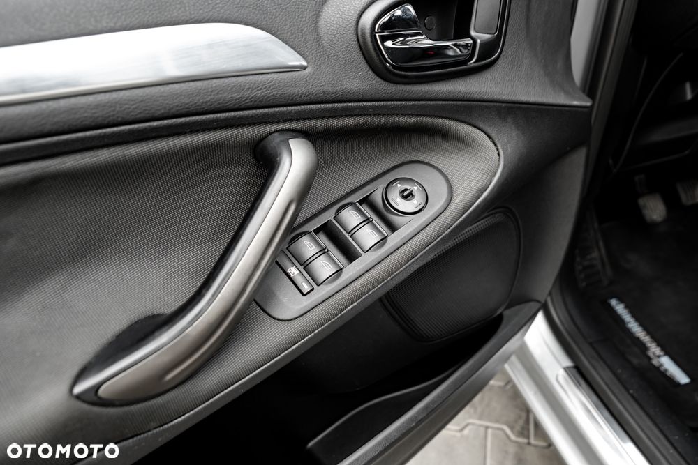 Ford S-Max 2.5 Titanium - 17