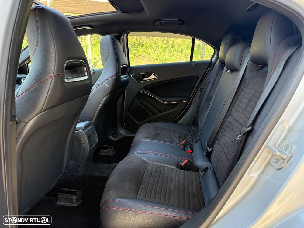 Mercedes-Benz A 180 d AMG Line - 12