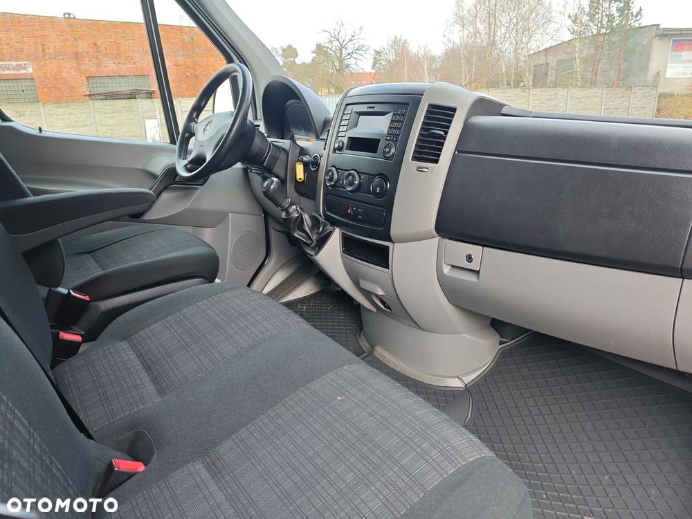 Mercedes-Benz Sprinter - 9