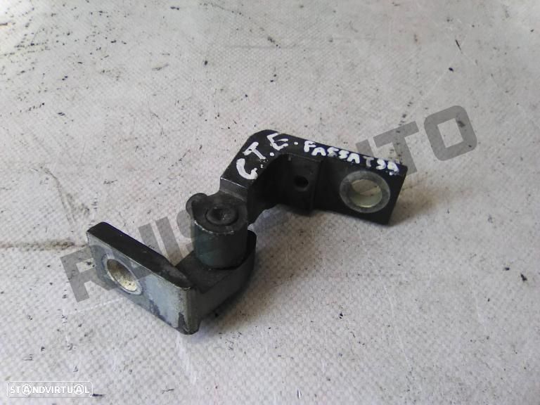 Dobradiça Porta Frente Esquerdo Superior  Vw Passat B5 Saloon ( - 3