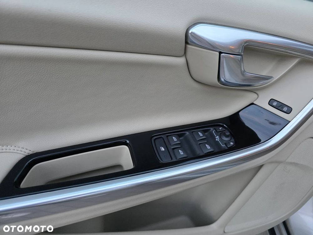 Volvo S60 D4 Geartronic Summum - 32