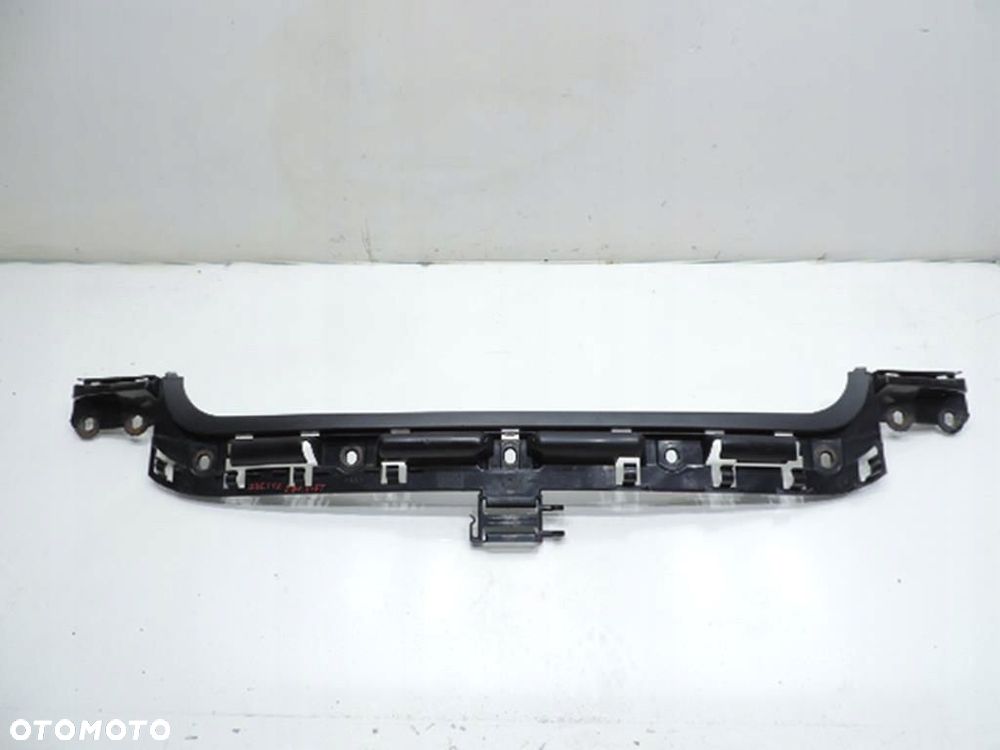 ŚLIZG ZDERZAKA TYŁ BMW E81 LIFT - 1