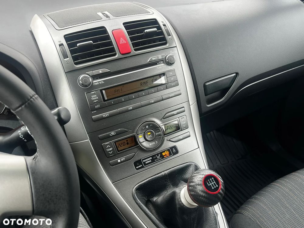 Toyota Auris 1.6 Executive - 8