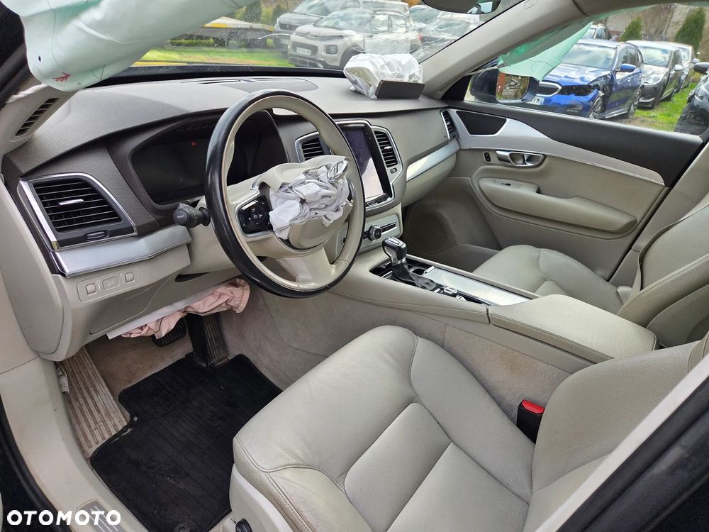 Volvo XC 90 - 20