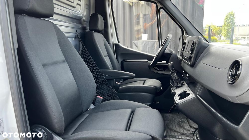 Mercedes-Benz Sprinter 319 - 14