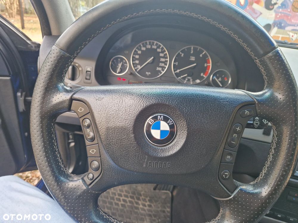 BMW Seria 5 520d - 7