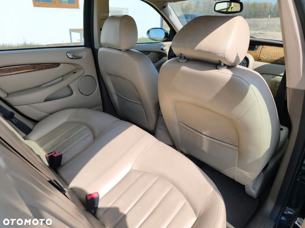 Jaguar X-Type 2.5 V6 4x4 - 9