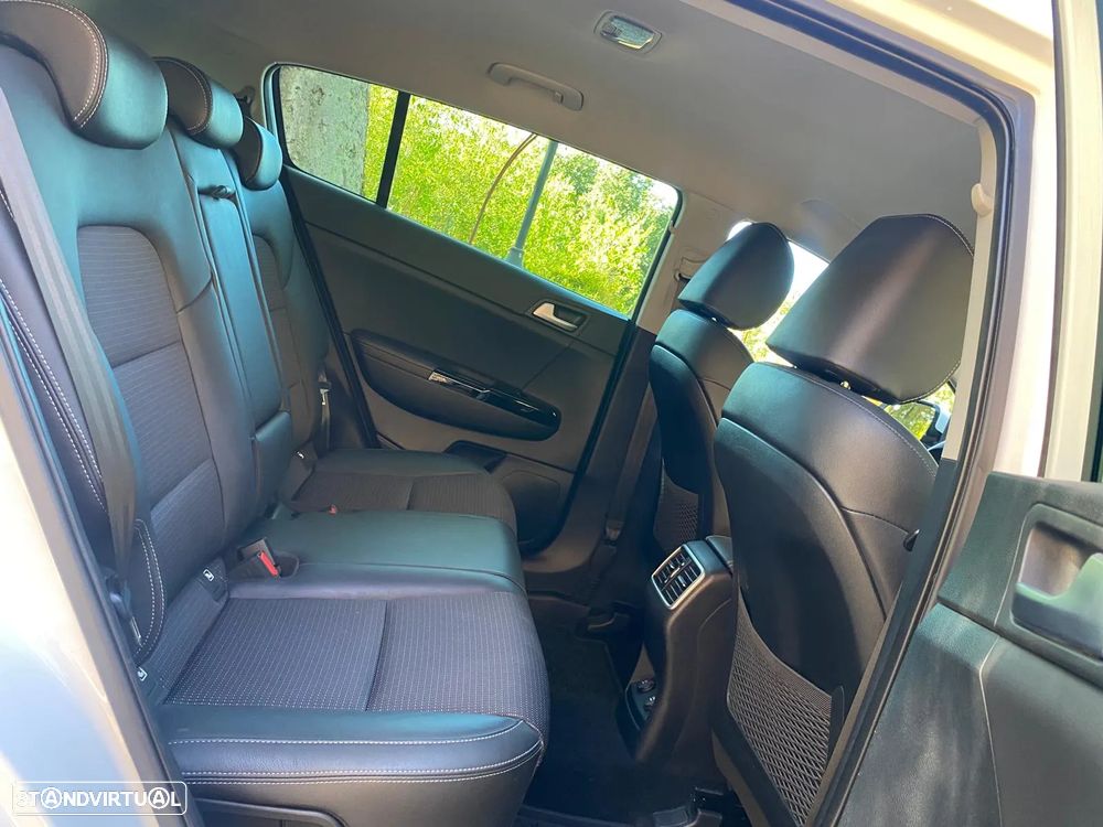 Kia Sportage 1.6 CRDI ISG MHEV Tech - 13