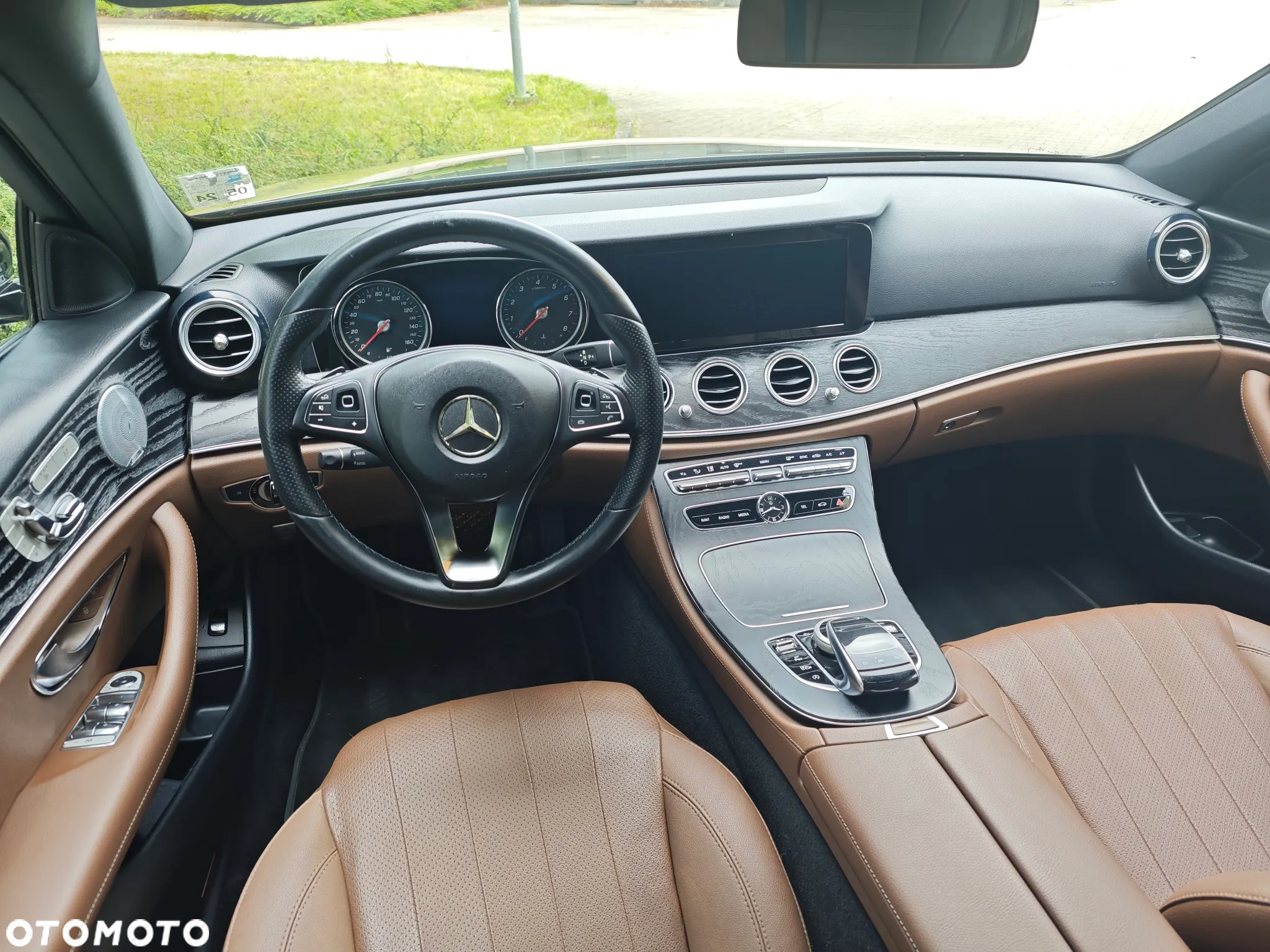 Mercedes-Benz Klasa E 300 9G-TRONIC Avantgarde - 33