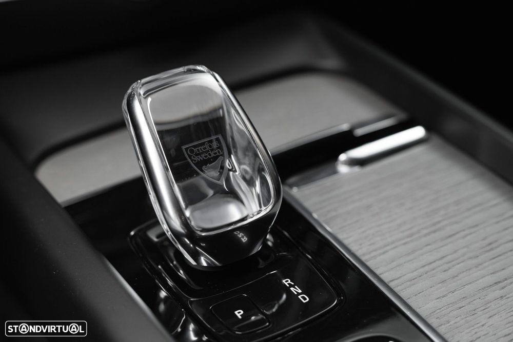 Volvo V60 2.0 B4 Momentum Geartronic - 28