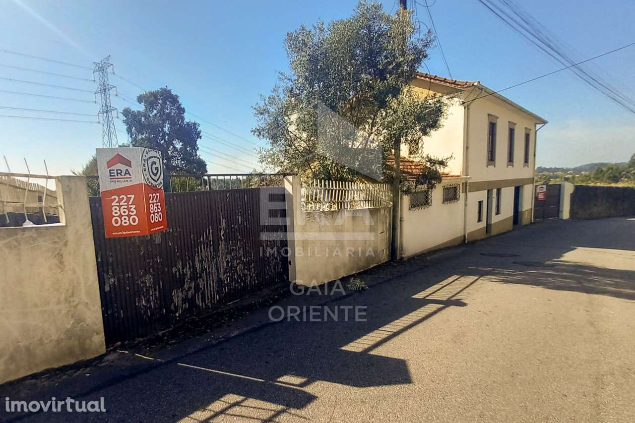 Moradia Isolada T3 de estilo tradicional em Olival - Grande imagem: 2/55