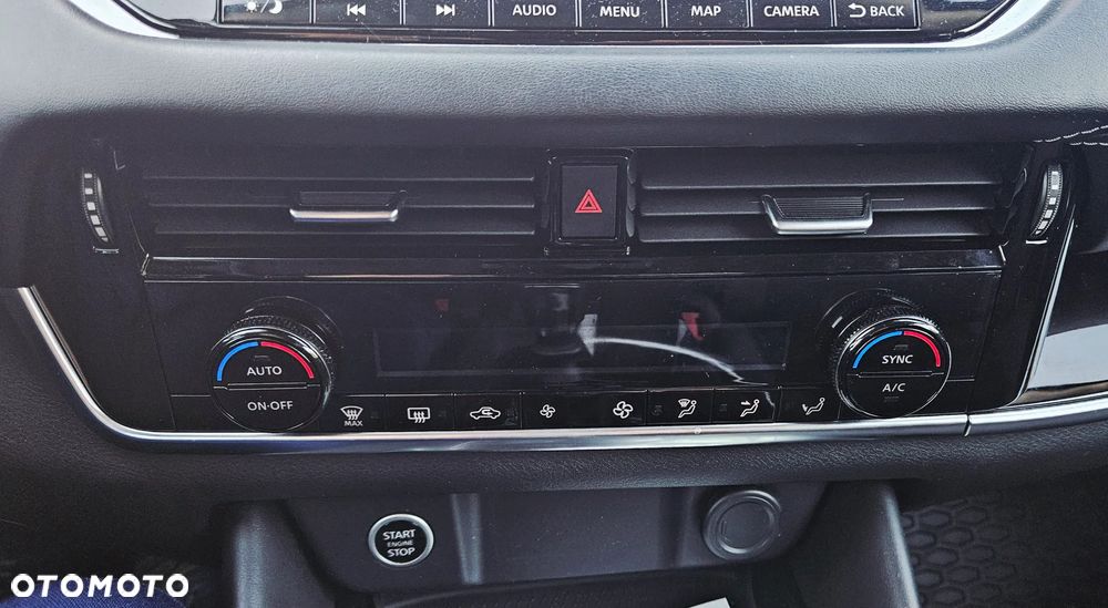 Nissan Qashqai 1.3 DIG-T N-Connecta - 29