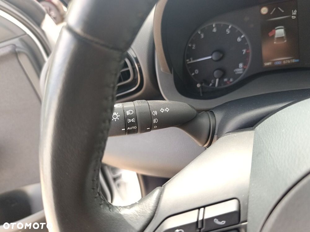 Toyota Yaris 1.5 Comfort - 30