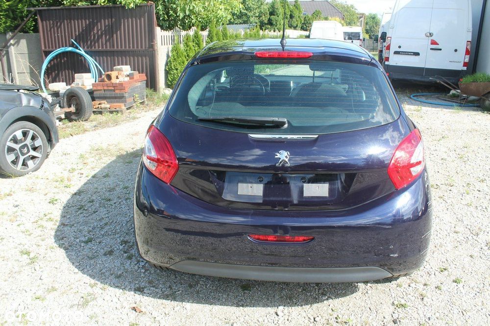 Peugeot 208 - 6