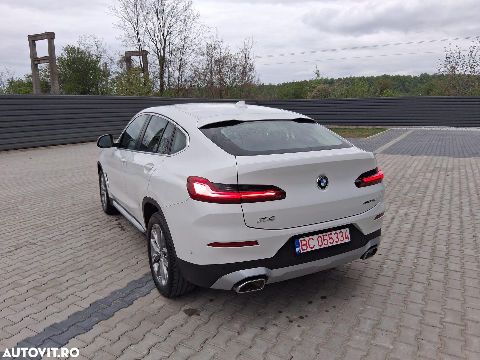 BMW X4 xDrive20i AT MHEV - 3