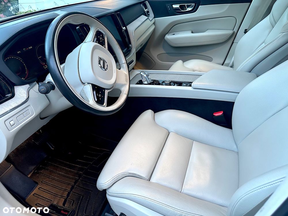 Volvo XC 60 T8 AWD Plug-In Hybrid Inscription Expression - 30