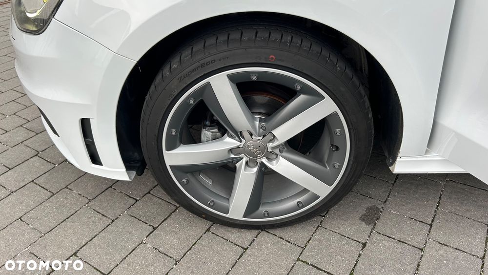 Audi A1 Sportback 1.2 TFSI S line Sportpaket - 19
