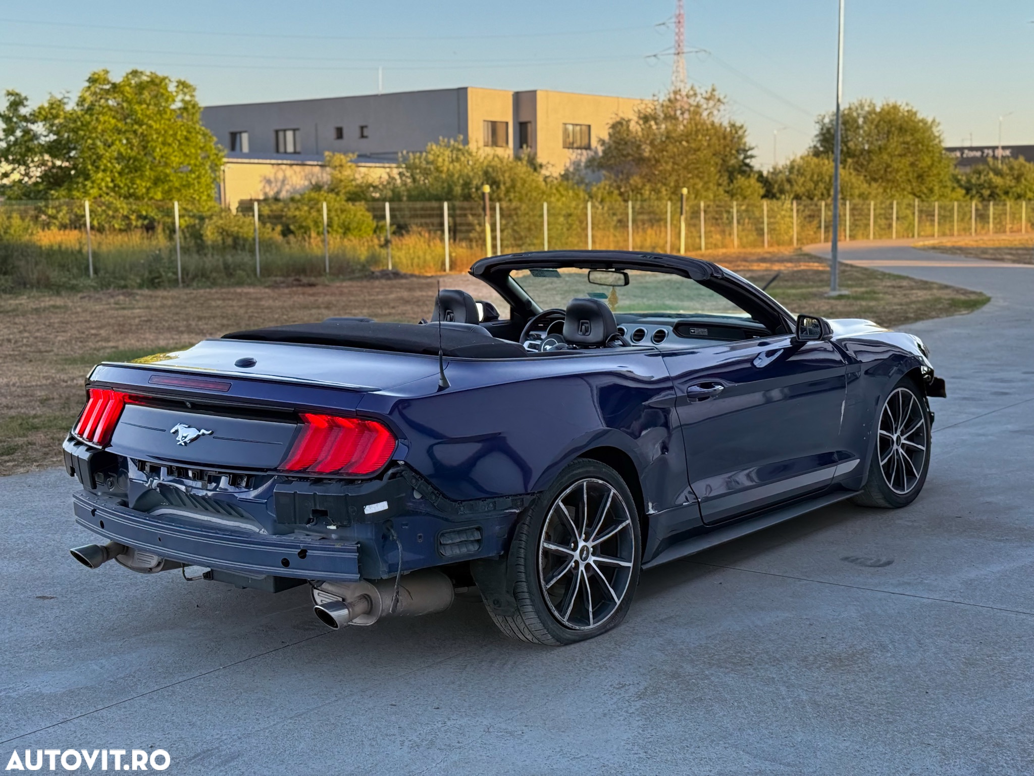 Ford Mustang Cabrio 2.3 Eco Boost - 12
