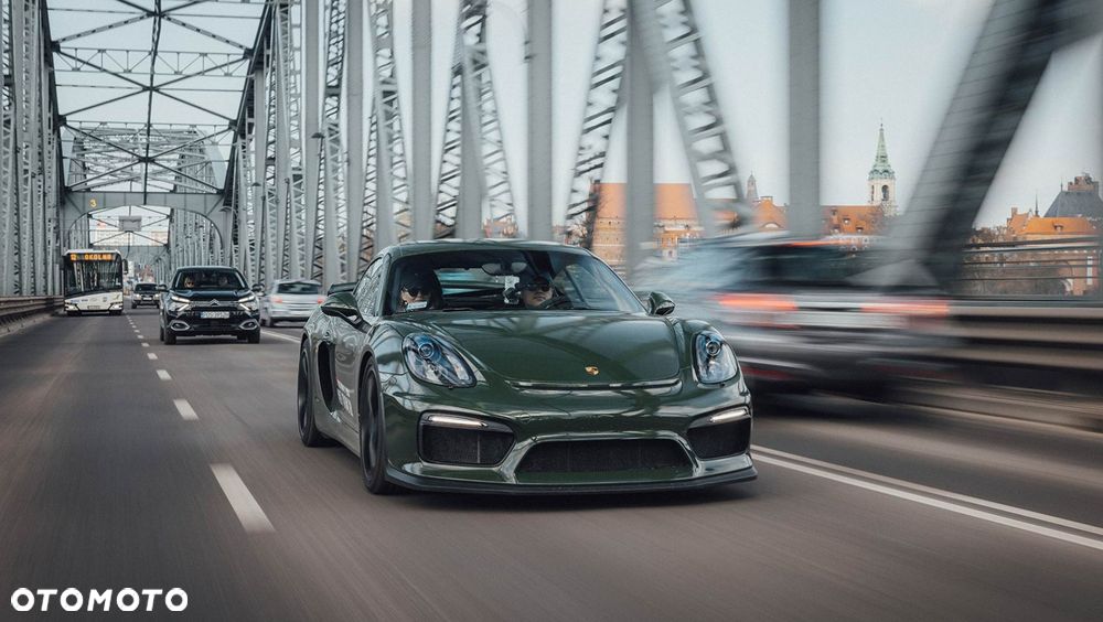 Porsche Cayman GT4 - 13