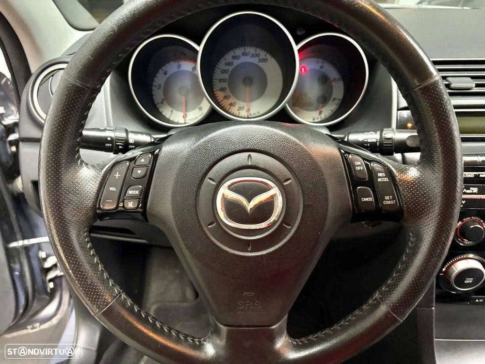 Mazda 3 Sedan MZ-CD 1.6 Exclusive Plus - 12