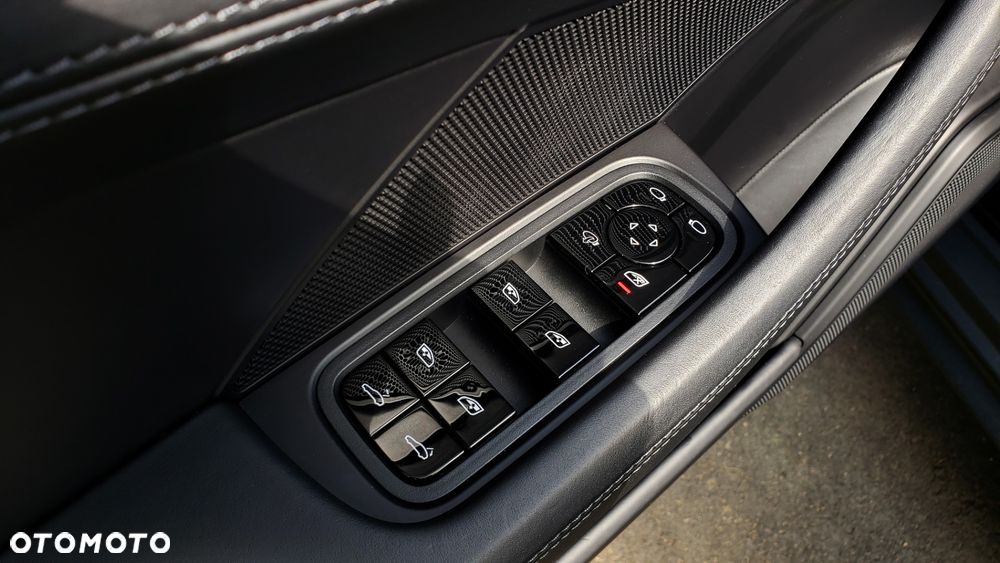 Porsche Panamera - 18