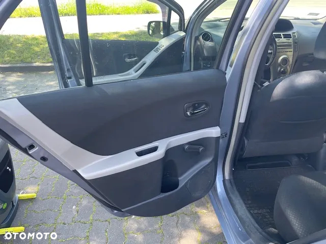 Toyota Yaris 1.4 D-4D Sol - 12