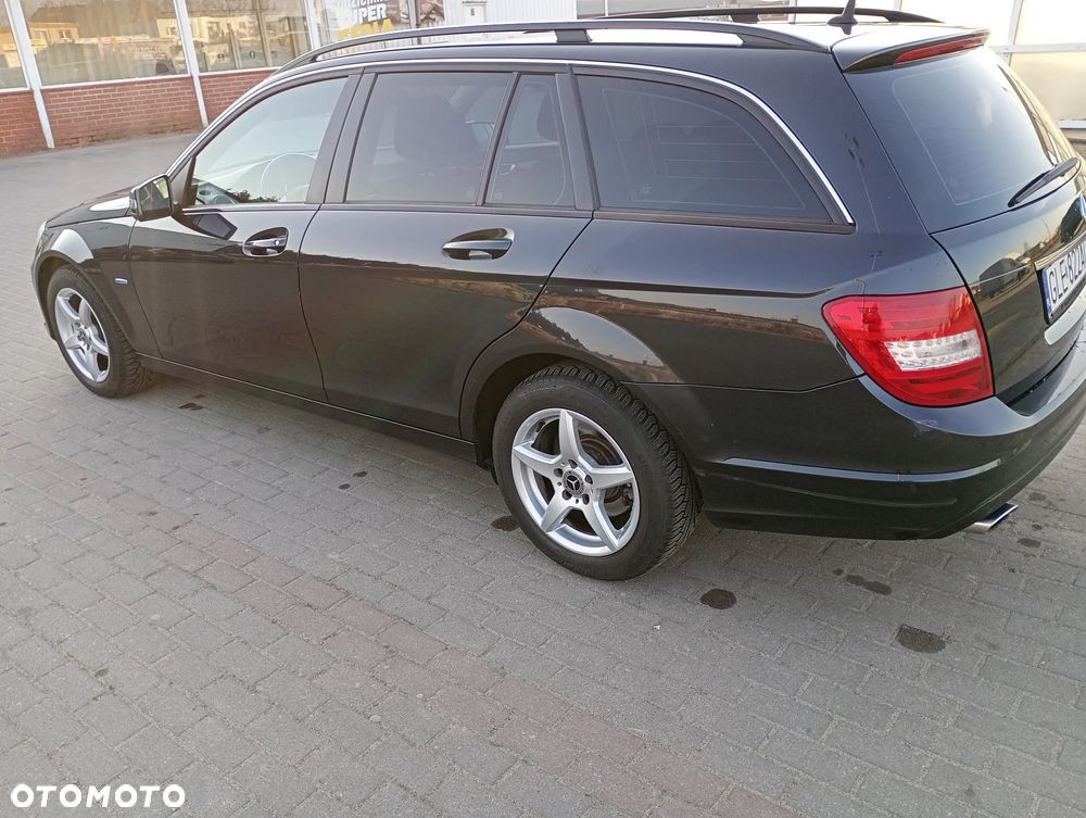 Mercedes-Benz Klasa C 220 CDI BlueEff 4-Matic Elegance - 3