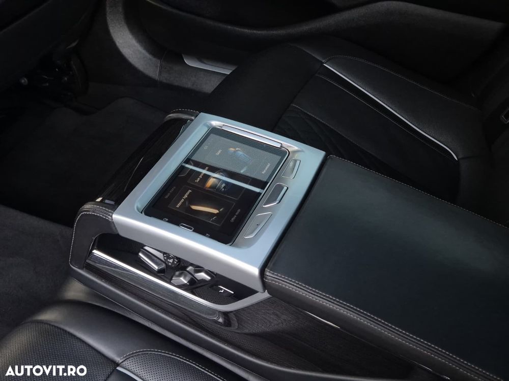 BMW Seria 7 730Ld xDrive - 28