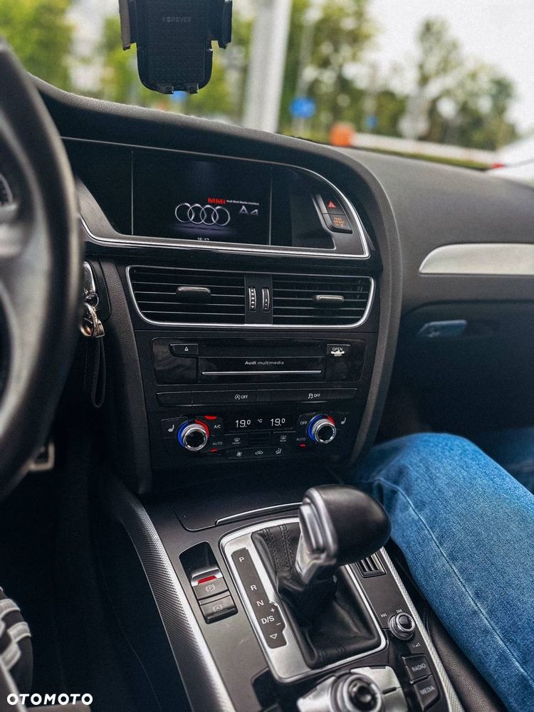 Audi A4 Avant 2.0 TDI Quattro S tronic - 6