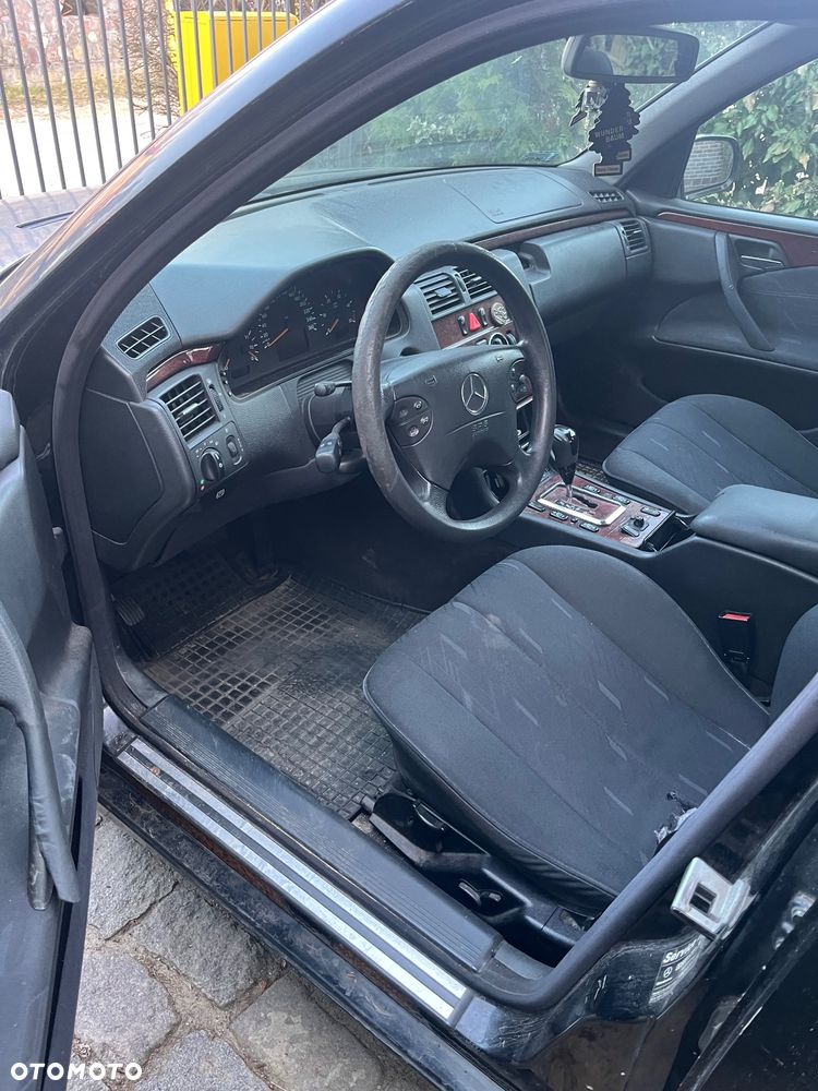 Mercedes-Benz Klasa E - 3