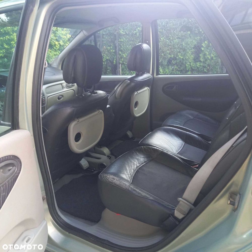 Renault Scenic - 6