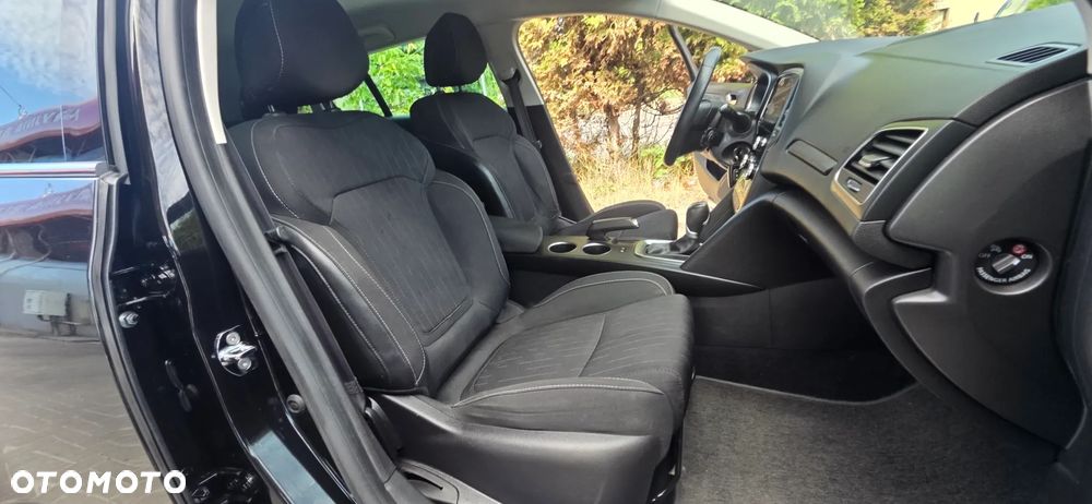 Renault Megane ENERGY TCe 140 EDC LIMITED - 36