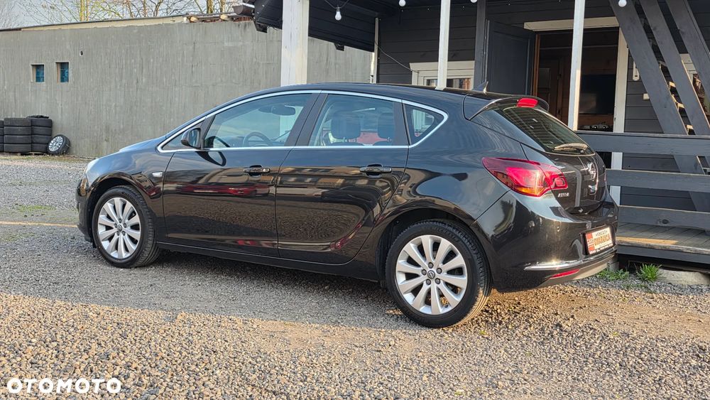 Opel Astra 1.4 T Cosmo - 4