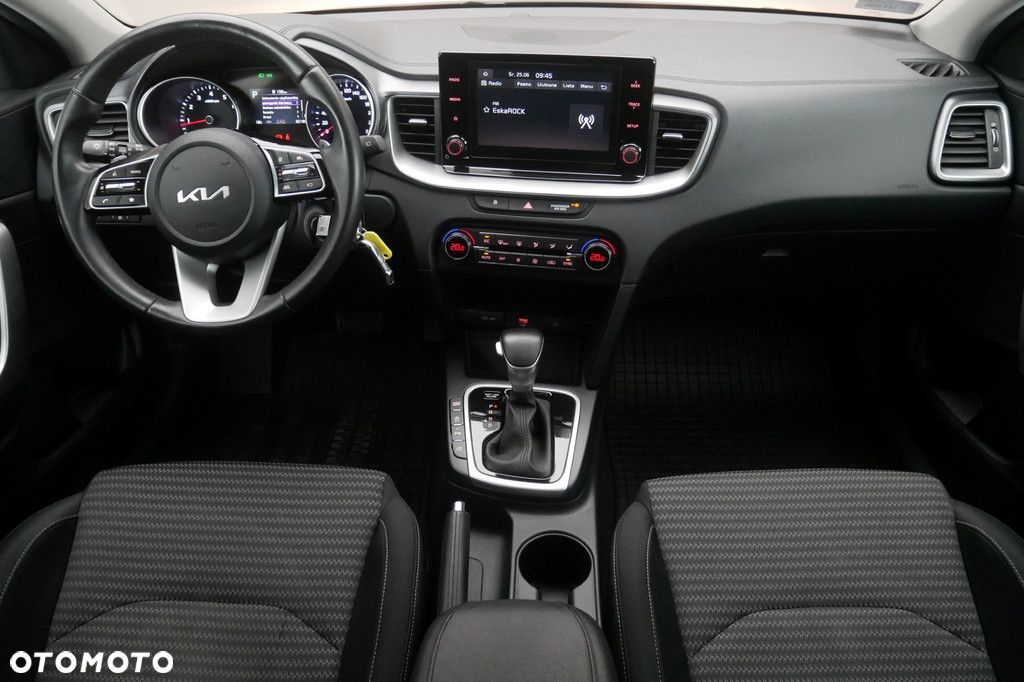 Kia Ceed - 8