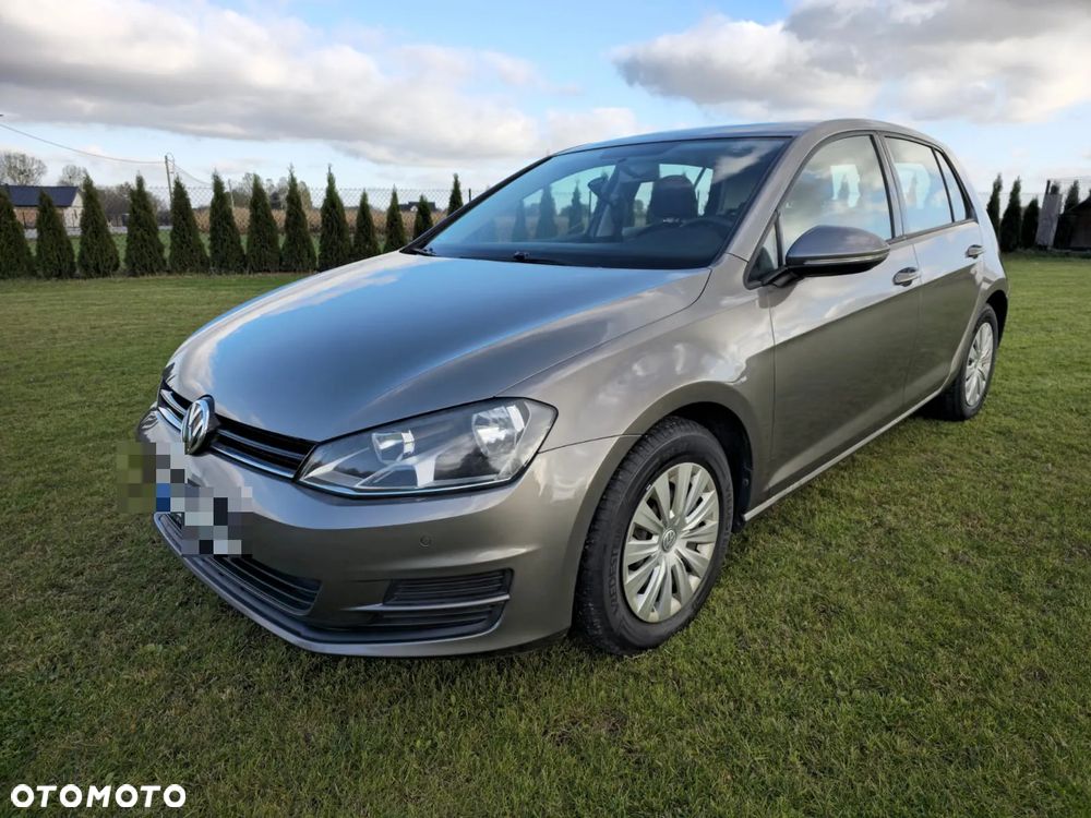 Volkswagen Golf - 1