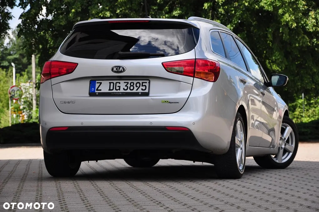Kia Ceed 1.6 GDI ISG Spirit - 11