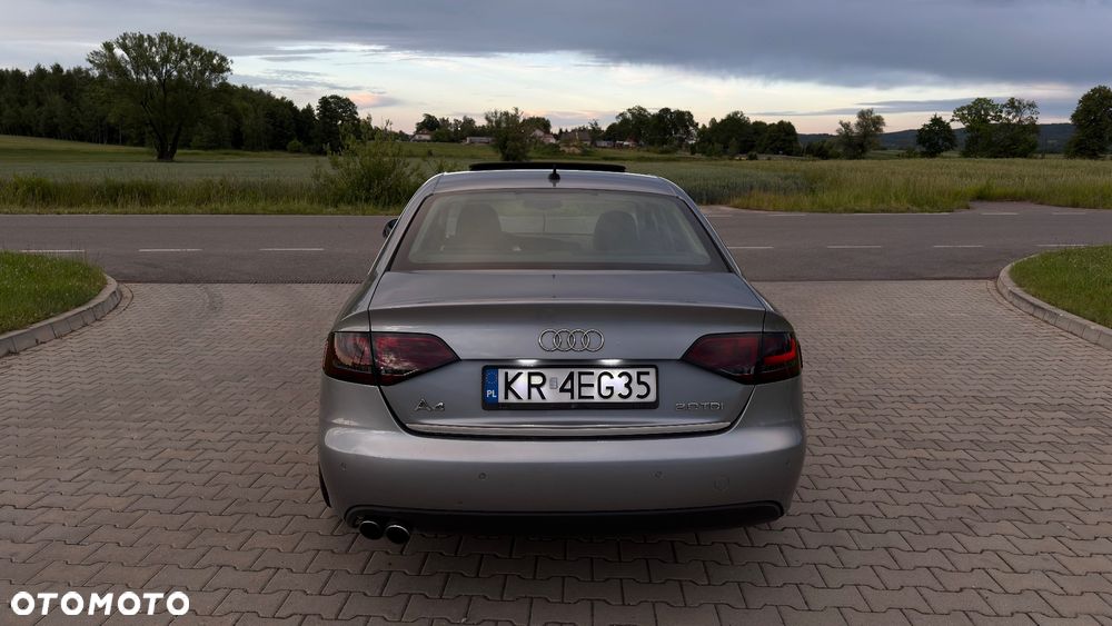 Audi A4 Limousine - 4