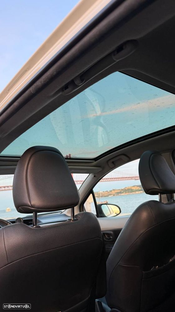 Toyota Yaris 1.5 HSD Comfort +P.Style+Navi - 6