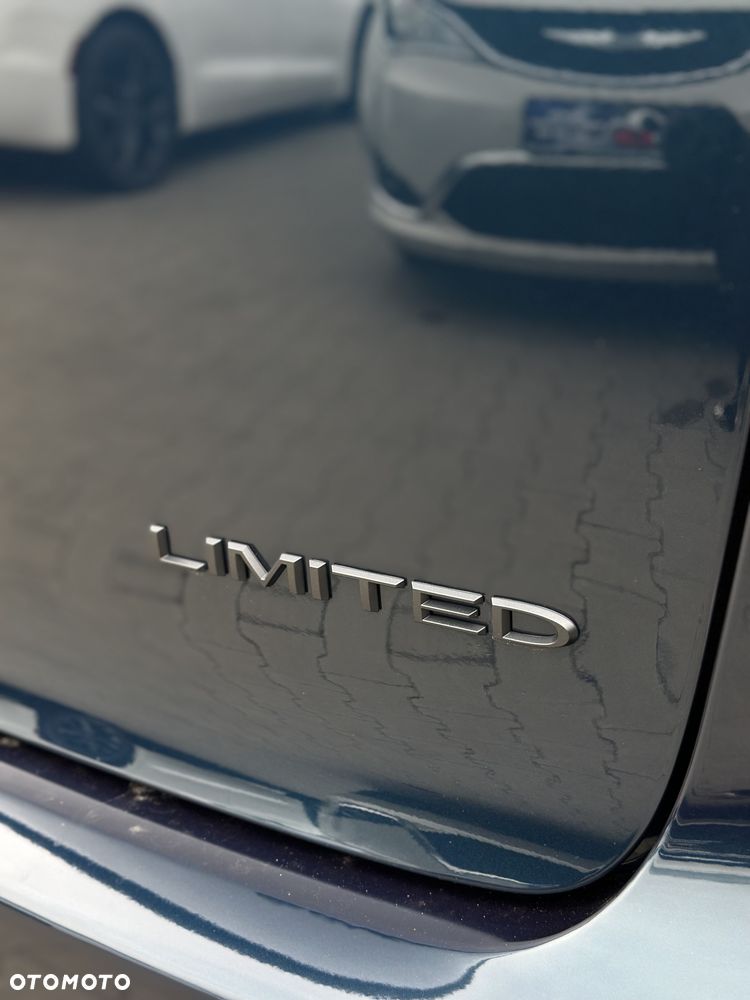 Chrysler Pacifica - 29