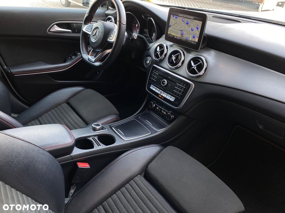 Mercedes-Benz GLA 200 7G-DCT AMG Line - 7