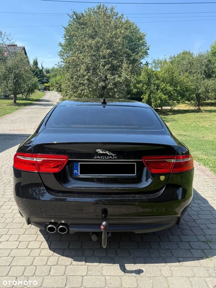 Jaguar XE 2.0 D Prestige - 2