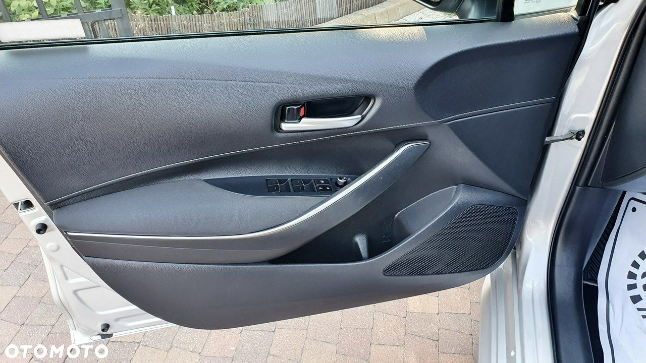 Toyota Corolla 1.8 Hybrid Comfort - 37