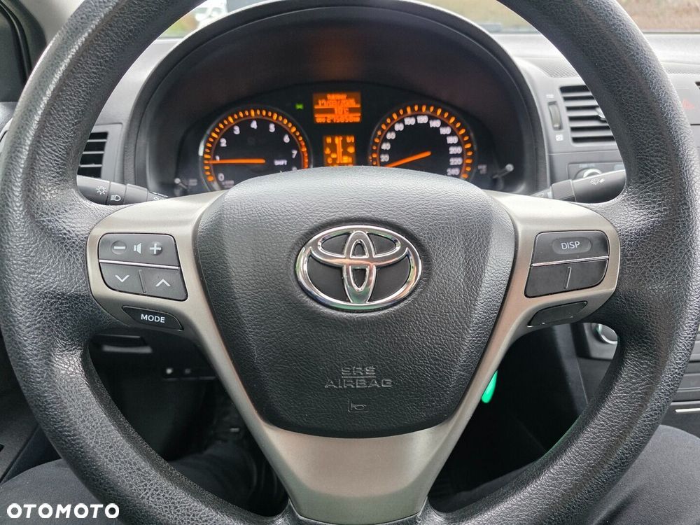 Toyota Avensis 1.6 Luna - 12