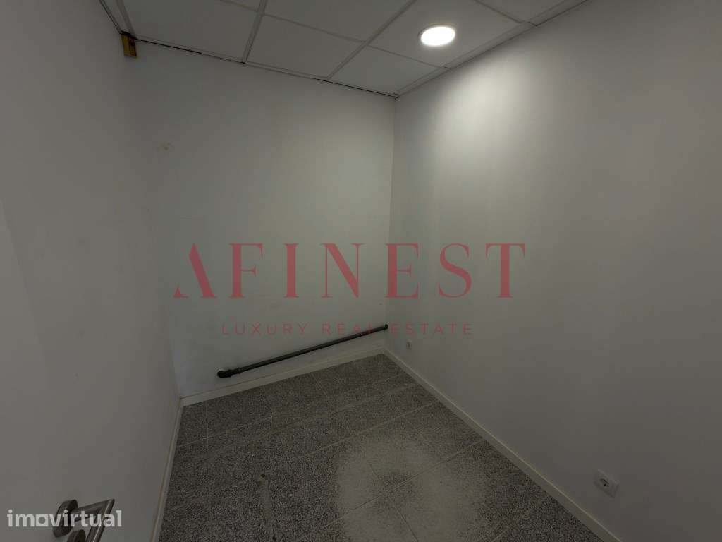 Loja 35m² no Centro da Caparica - Pronta a Entrar! - Grande imagem: 4/21