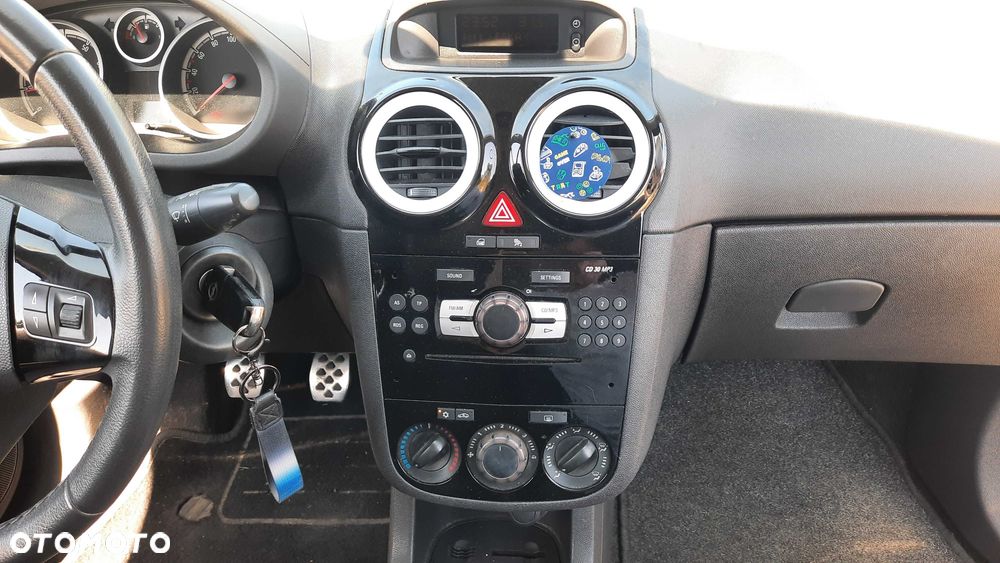 Opel Corsa - 8